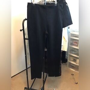 NWT Women’s Hue L Classic Black Straight-Leg w/ slit bottom pants.